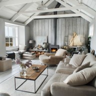 05-coastal-chic-attic-living-room