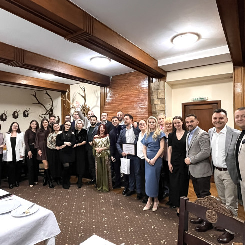 firma petrecere 2025